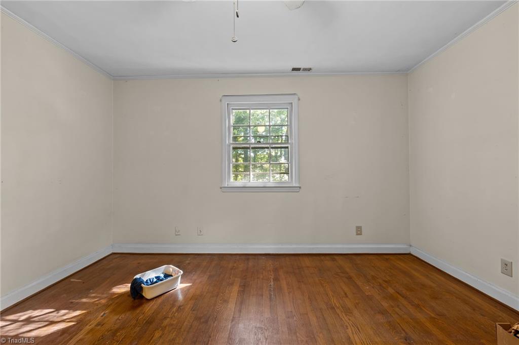 6203 Roblyn Road Greensboro, NC 27410 - Photo 12 of 31