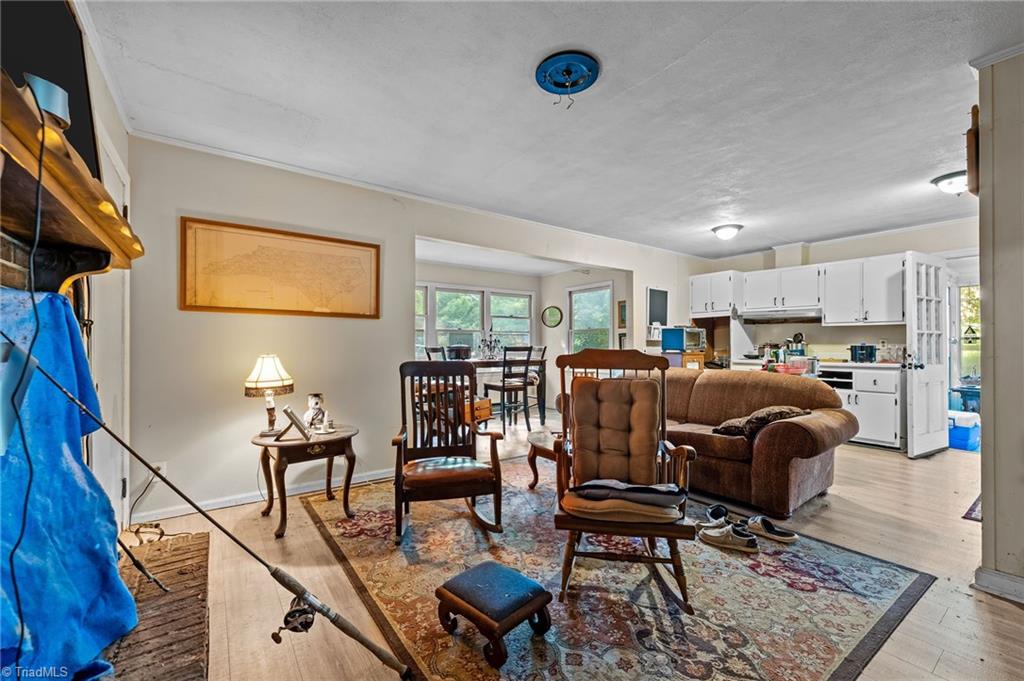 6203 Roblyn Road Greensboro, NC 27410 - Photo 16 of 31