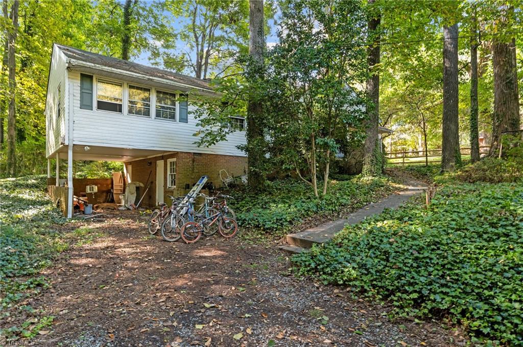 6203 Roblyn Road Greensboro, NC 27410 - Photo 3 of 31