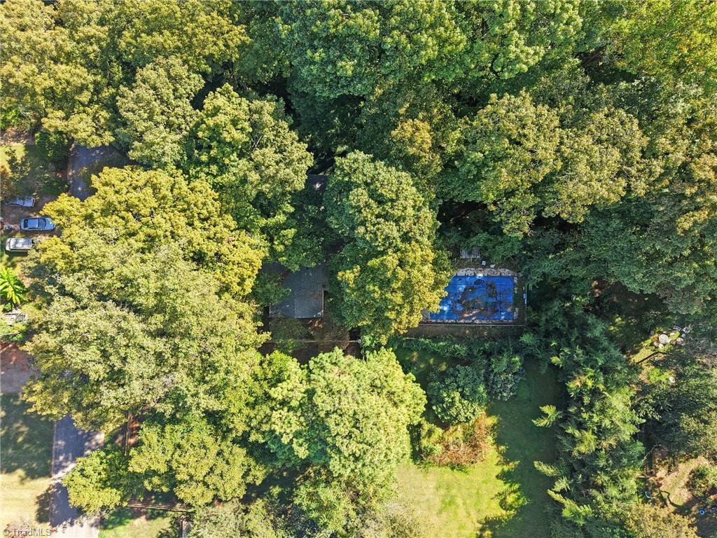 6203 Roblyn Road Greensboro, NC 27410 - Photo 4 of 31