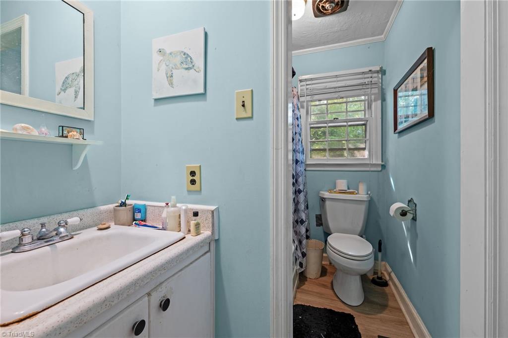 6203 Roblyn Road Greensboro, NC 27410 - Photo 7 of 31