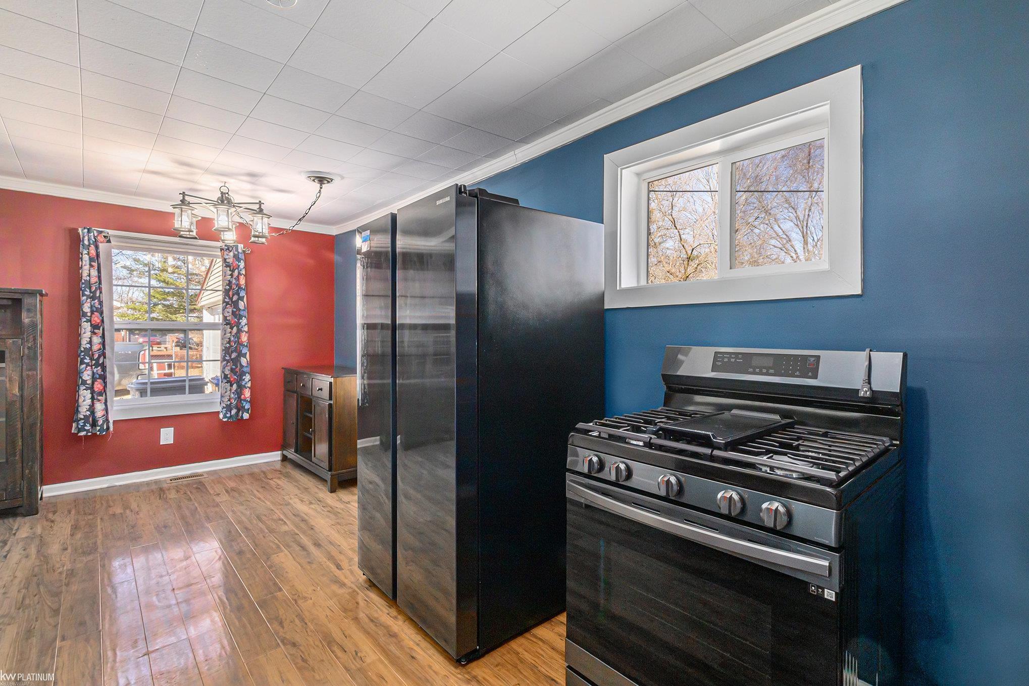 74 Longfellow Road Whitmore Lake, MI 48189 - Photo 8 of 16 50169034-f7975c06-d7d6-4779-80f1-3a5554974544.JPG