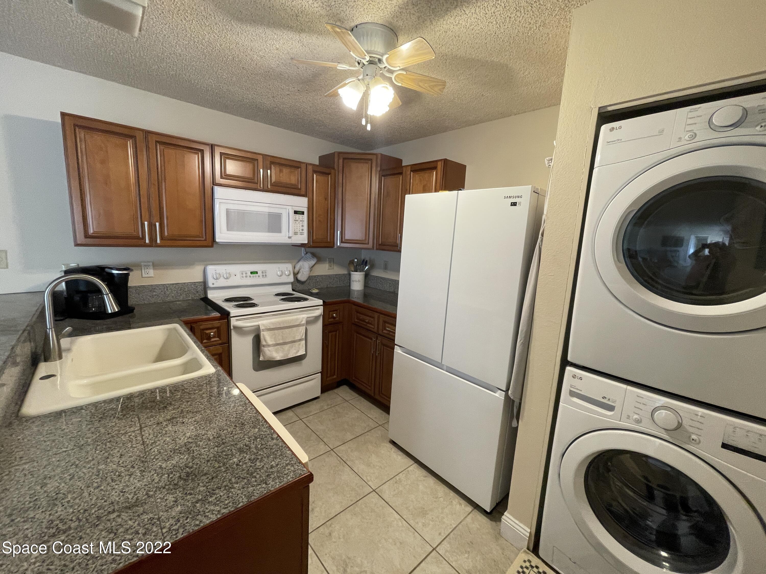 1440 Sheafe Avenue Northeast, Unit 112 Palm Bay, FL 32905 - Photo 5 of 19 IMG_6964