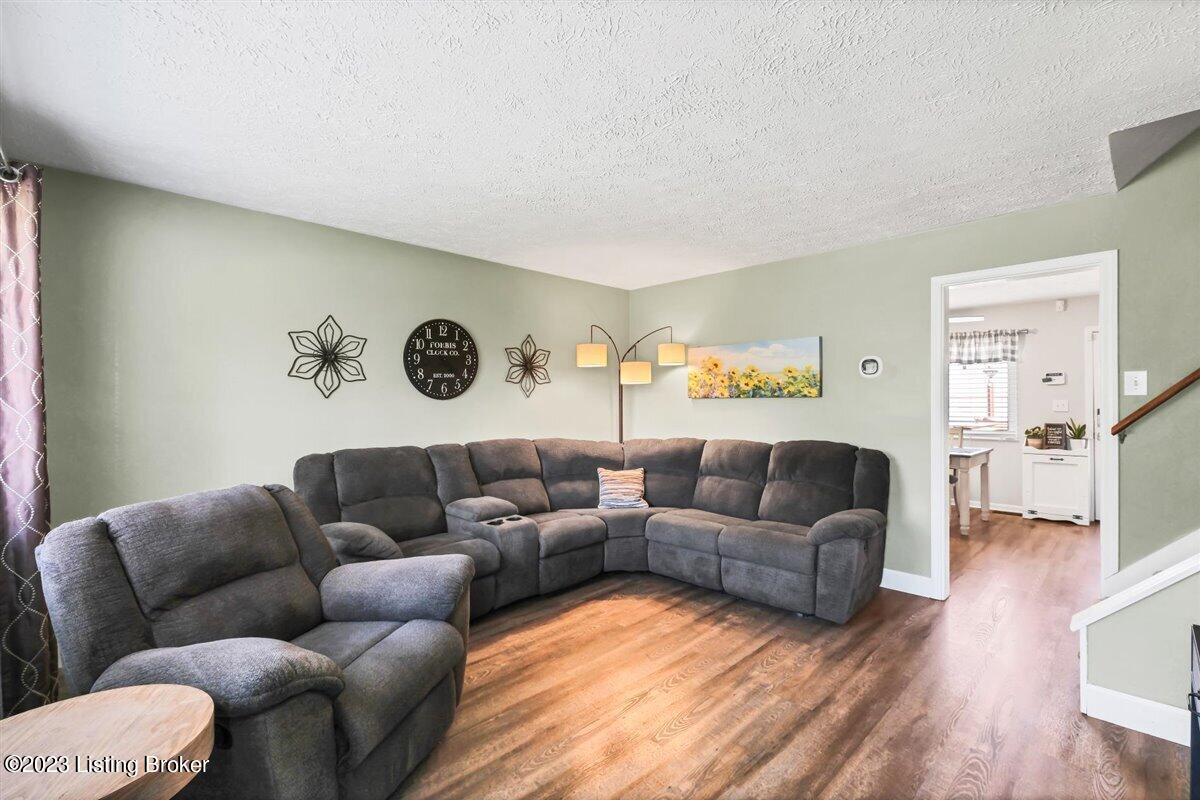 5003 Woodsend Road Louisville, KY 40229 - Photo 8 of 47 08-5003 Woodsend Rd-108