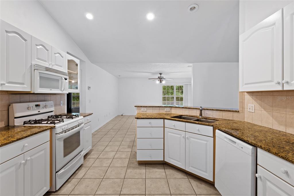 6454 Southwest 84 Terrace Gainesville, FL 32608 - Photo 10 of 33