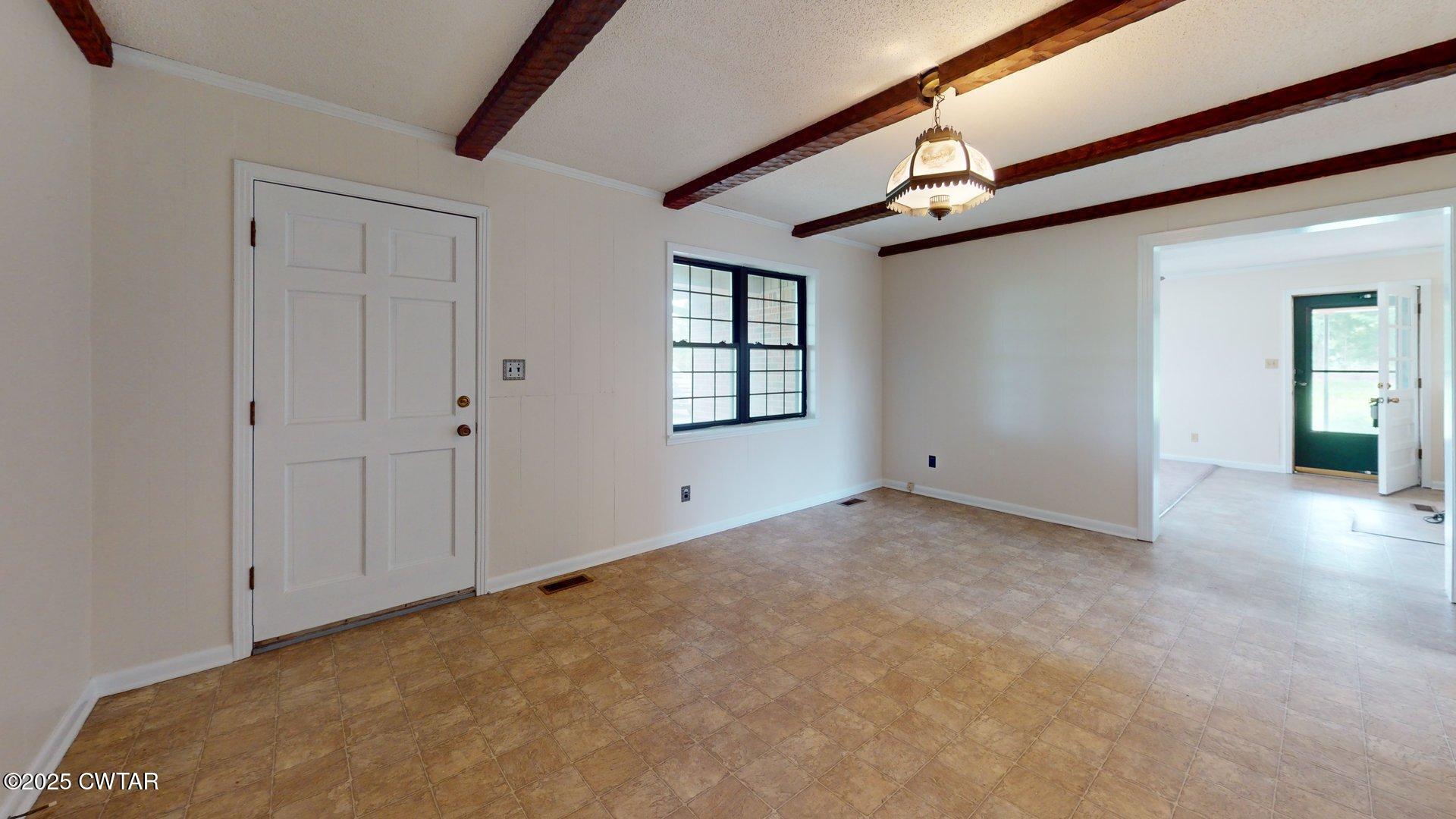 305 Walnut Grove Road Kenton, TN 38233 - Photo 5 of 33 305-Walnut-Grove-Rd-Living-Room