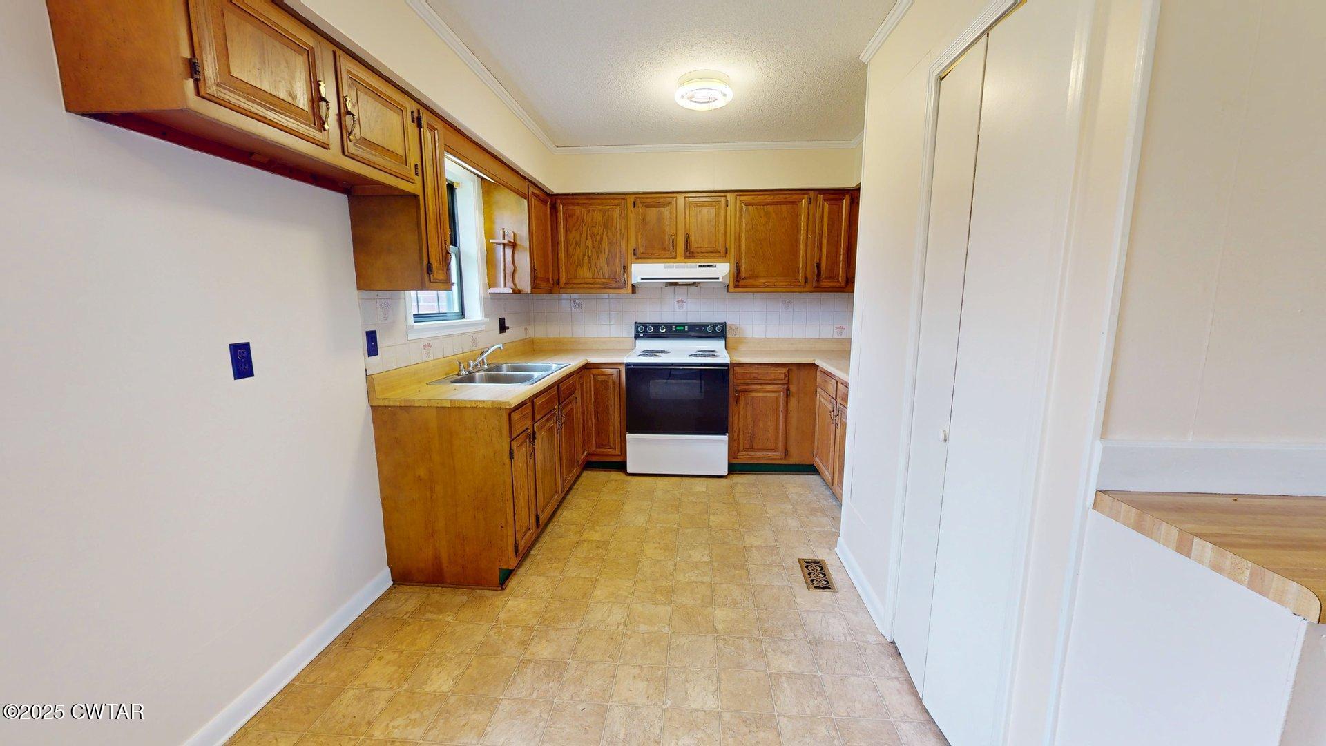 305 Walnut Grove Road Kenton, TN 38233 - Photo 9 of 33 305-Walnut-Grove-Rd-05302025_095910