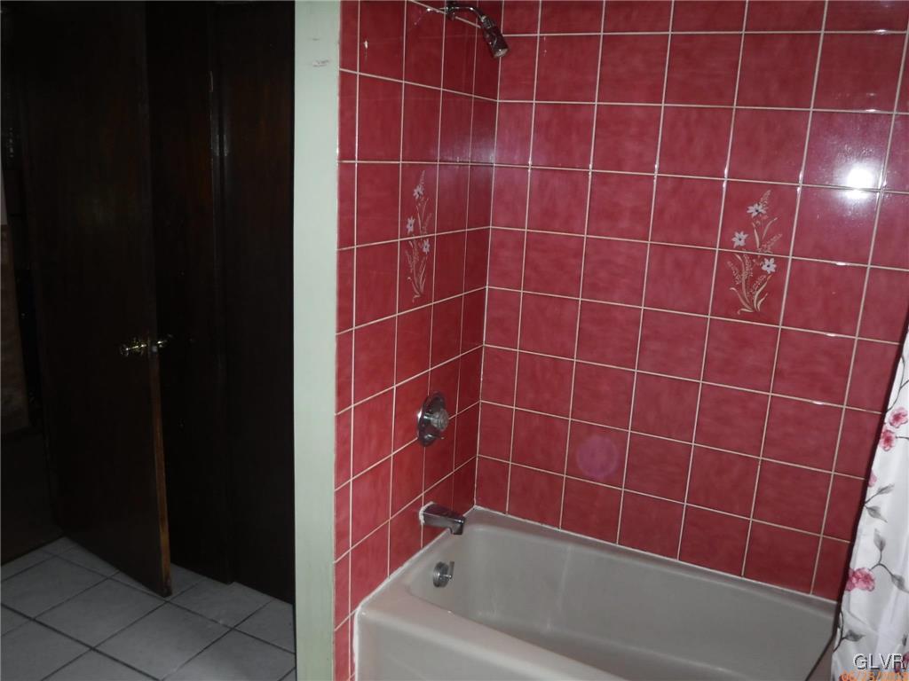 558 Briar Road Pen Argyl, PA 18072 - Photo 6 of 10 Gallery Image 6