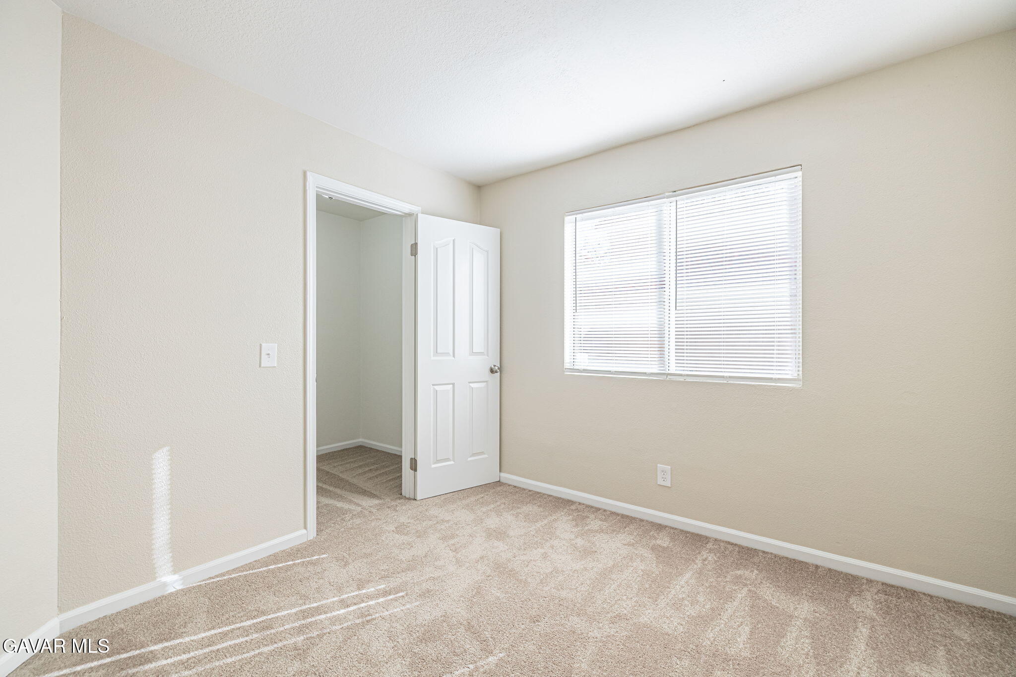 44043 Sunview Court Lancaster, CA 93535 - Photo 28 of 51 an empty room with windows