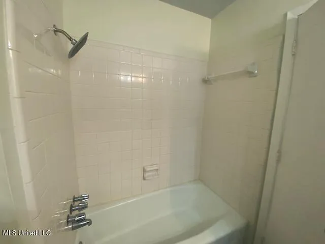 $1,600 | 11 Stratford Place, Gulfport, MS 39503