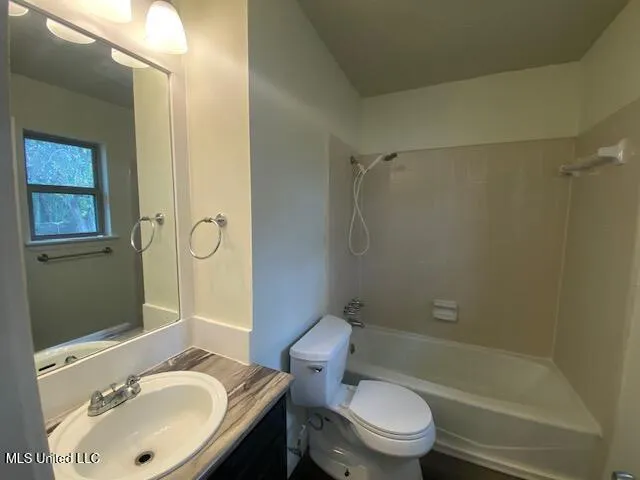 $1,600 | 11 Stratford Place, Gulfport, MS 39503