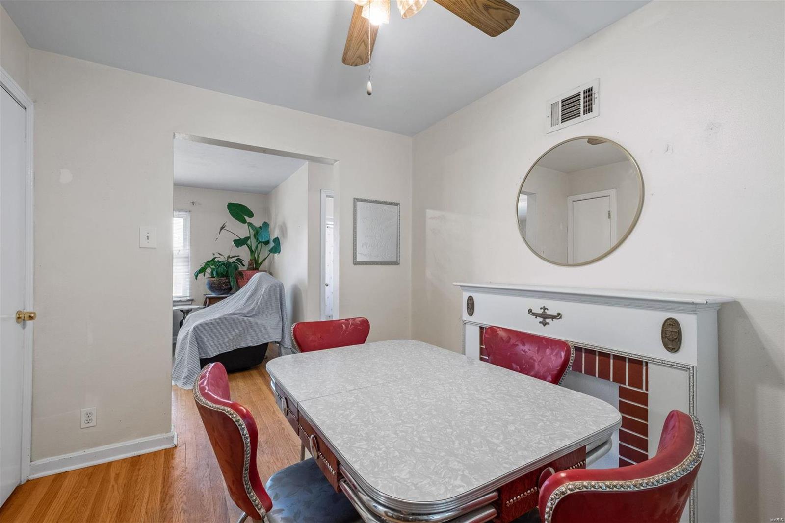 9505 Reavis Barracks Road St. Louis, MO 63123 - Photo 6 of 24