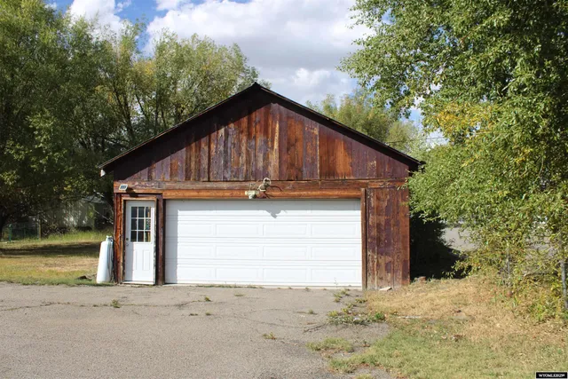 $270,000 | 304 West 3rd Street, Mountain View, WY 82939