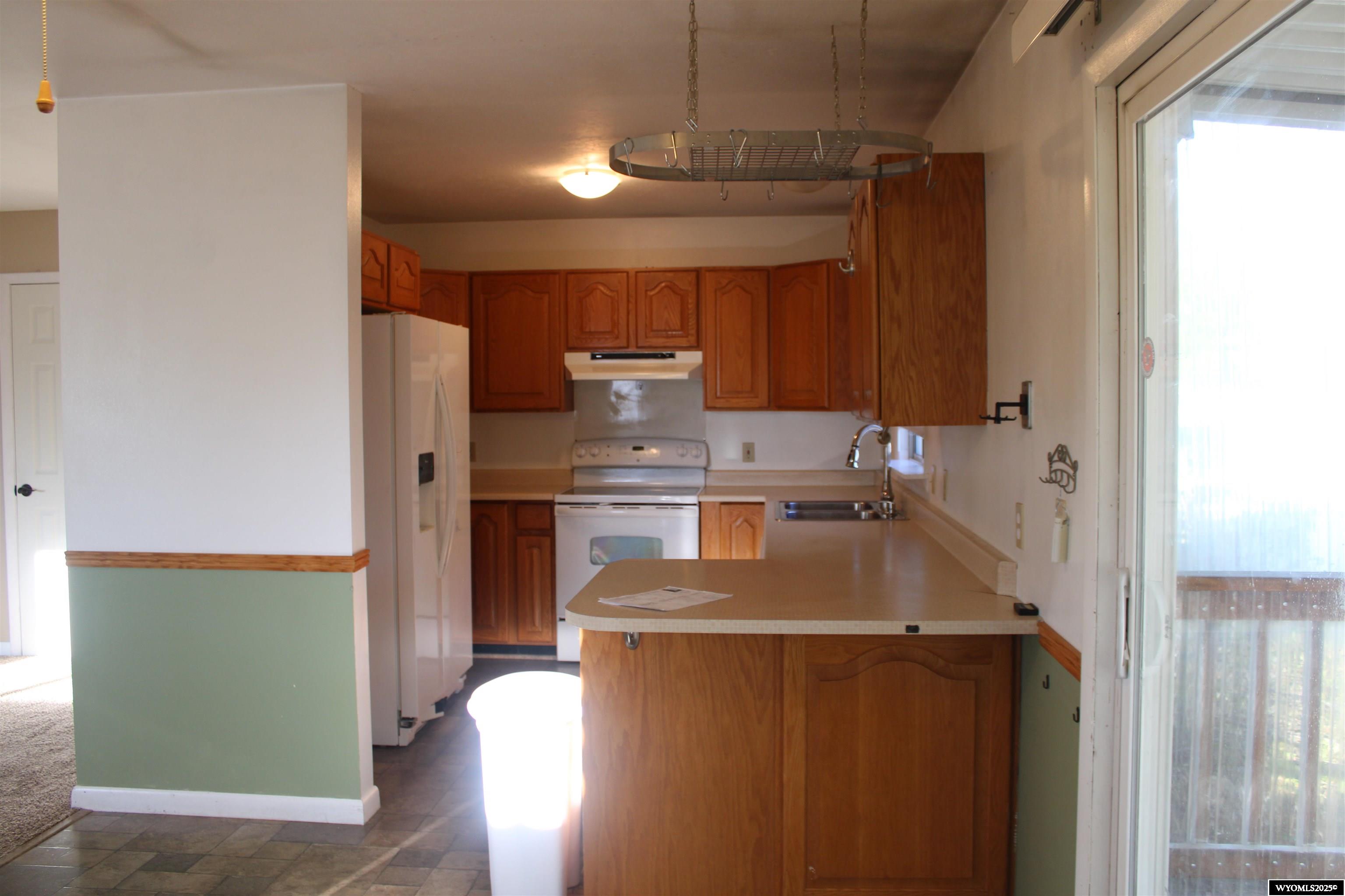 304 West 3rd Street Mountain View, WY 82939 - Photo 3 of 22