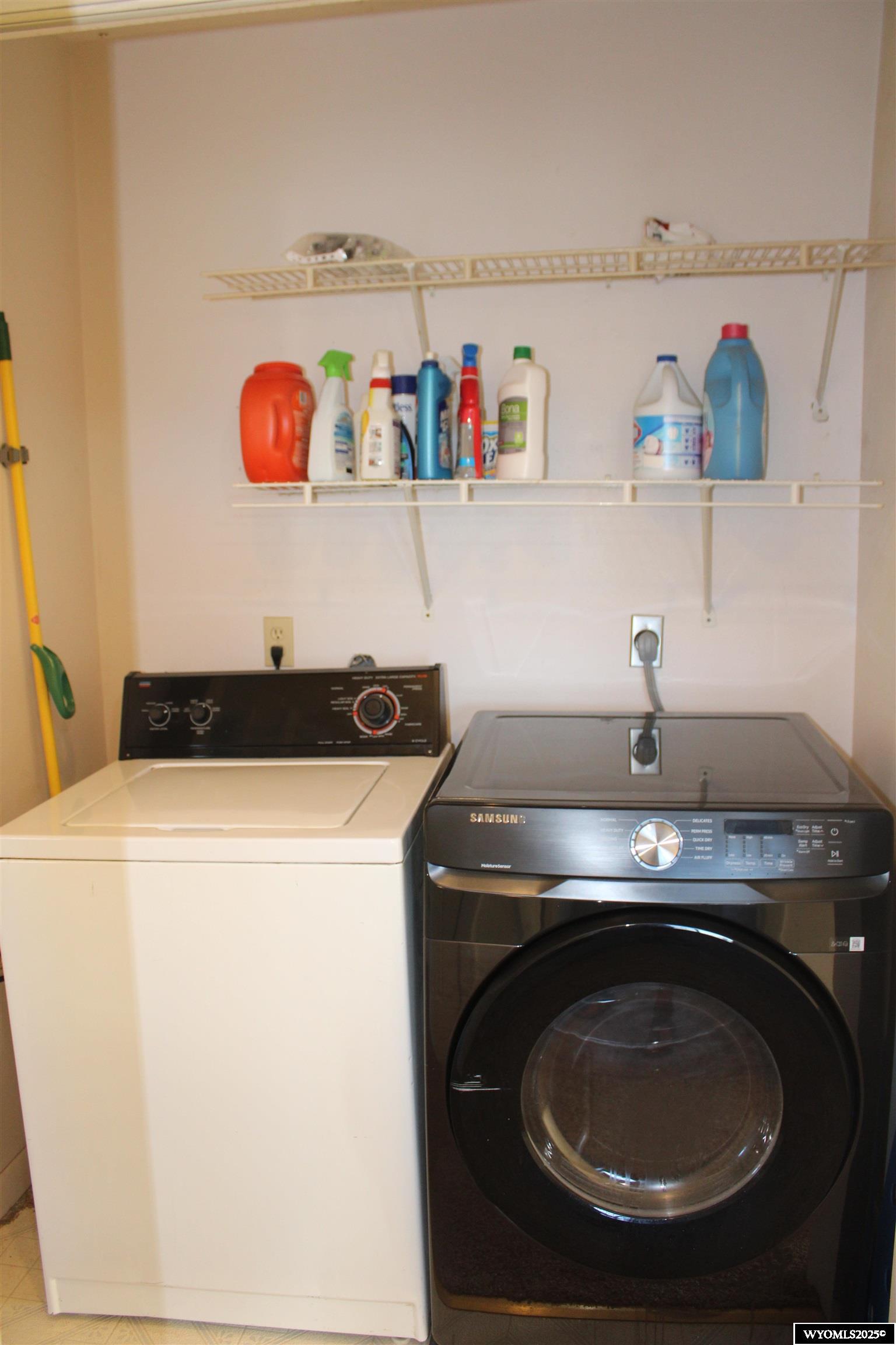 304 West 3rd Street Mountain View, WY 82939 - Photo 7 of 22