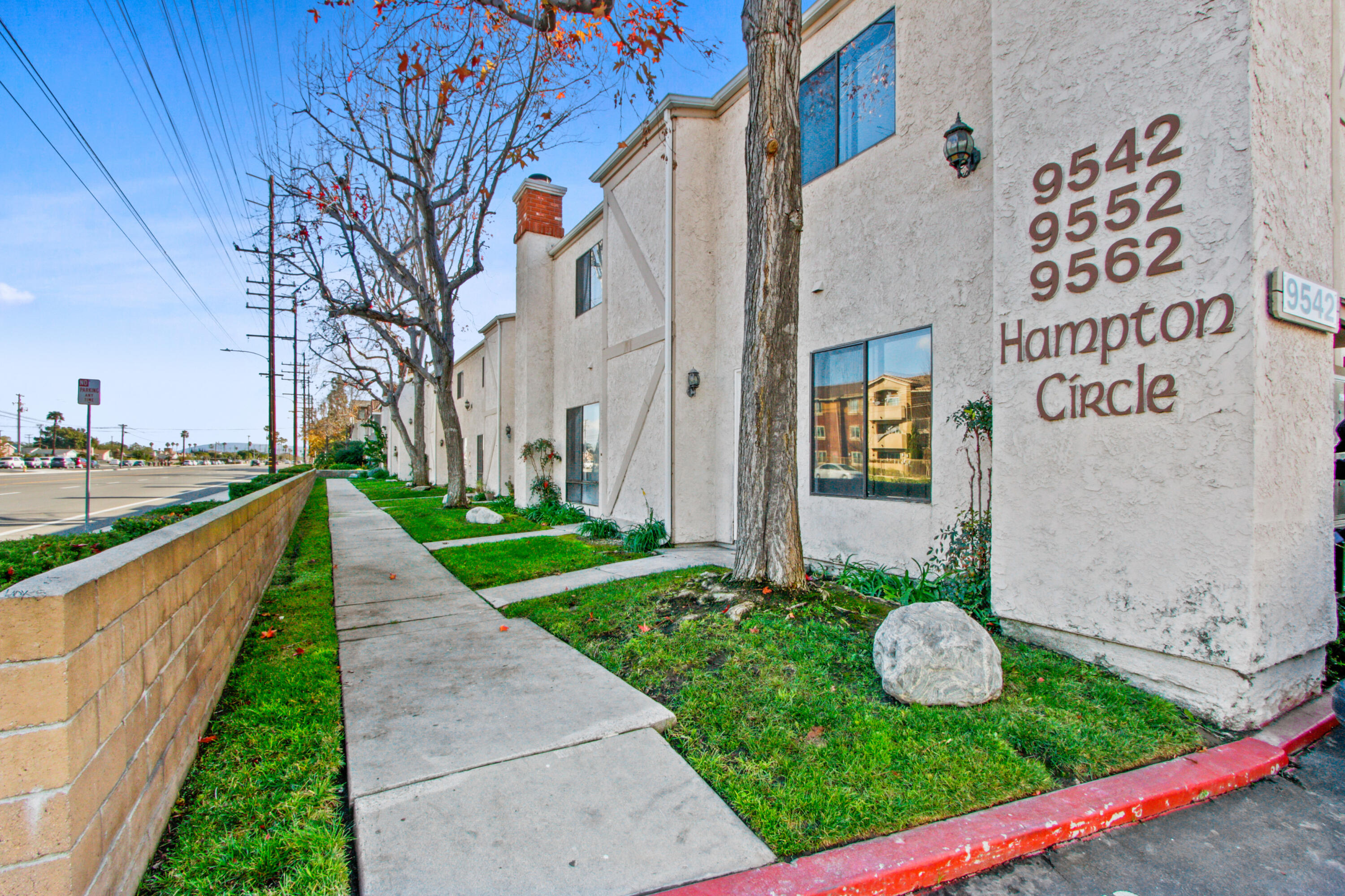 9542 Ball Road, Unit 1 Anaheim, CA 92804 - Photo 21 of 24 a view of a garden with pathway