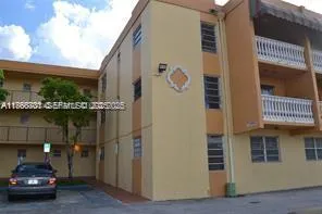 $2,000 | 525 West 69th Street, Unit 211, Hialeah, FL 33014