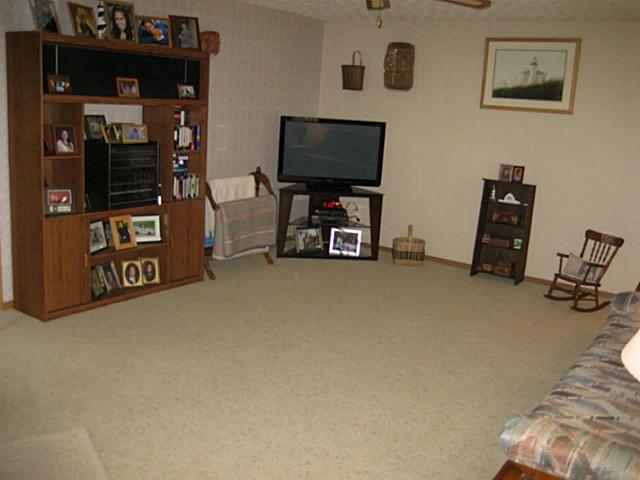 8533 Lithopolis Road Carroll, OH 43112 - Photo 6 of 21 Gallery Image 6
