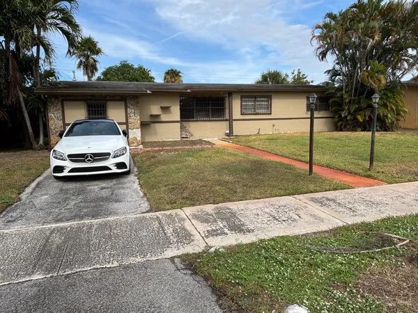 $599,999 | 4115 Northwest 191st Terrace, Miami Gardens, FL 33055