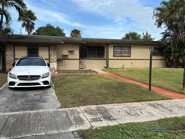 $599,999 | 4115 Northwest 191st Terrace, Miami Gardens, FL 33055