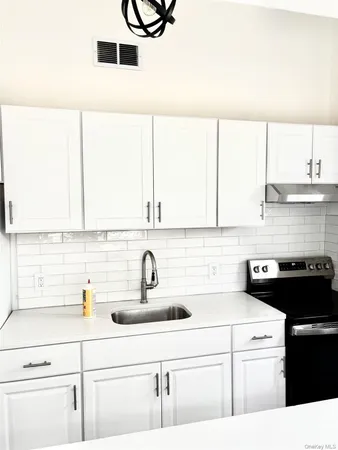 $4,000 | 718 Provost Avenue, Bellport, NY 11713