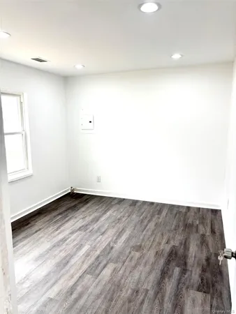 $4,000 | 718 Provost Avenue, Bellport, NY 11713