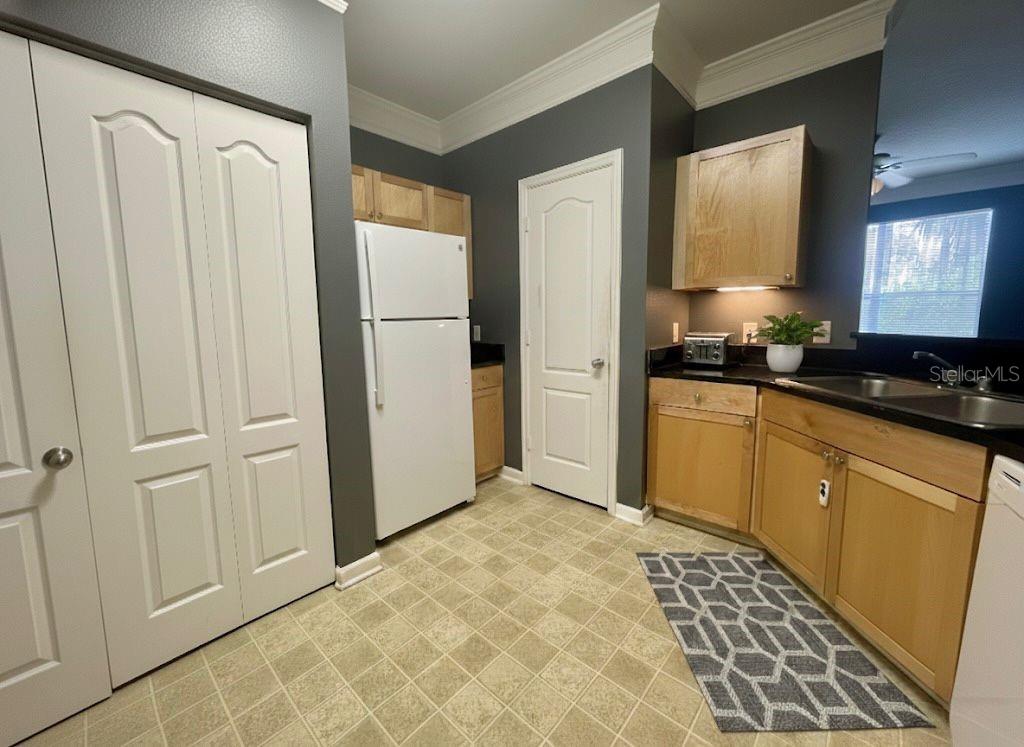 8836 Villa View Circle, Unit 208 Orlando, FL 32821 - Photo 4 of 46