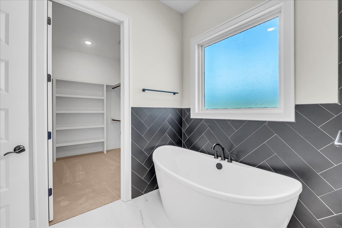 309 Hickory Grove Drive Morrison, TN 37357 - Photo 35 of 50 a bathroom with a bathtub and a sink