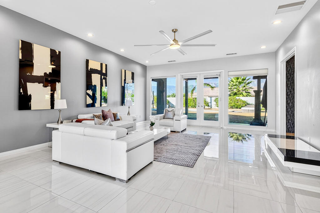 5 Curie Court Rancho Mirage, CA 92270 - Photo 2 of 32 9