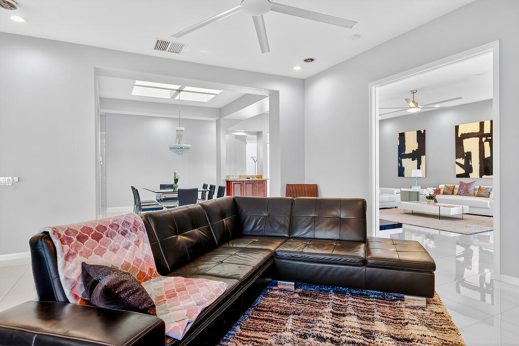 5 Curie Court Rancho Mirage, CA 92270 - Photo 4 of 32 17