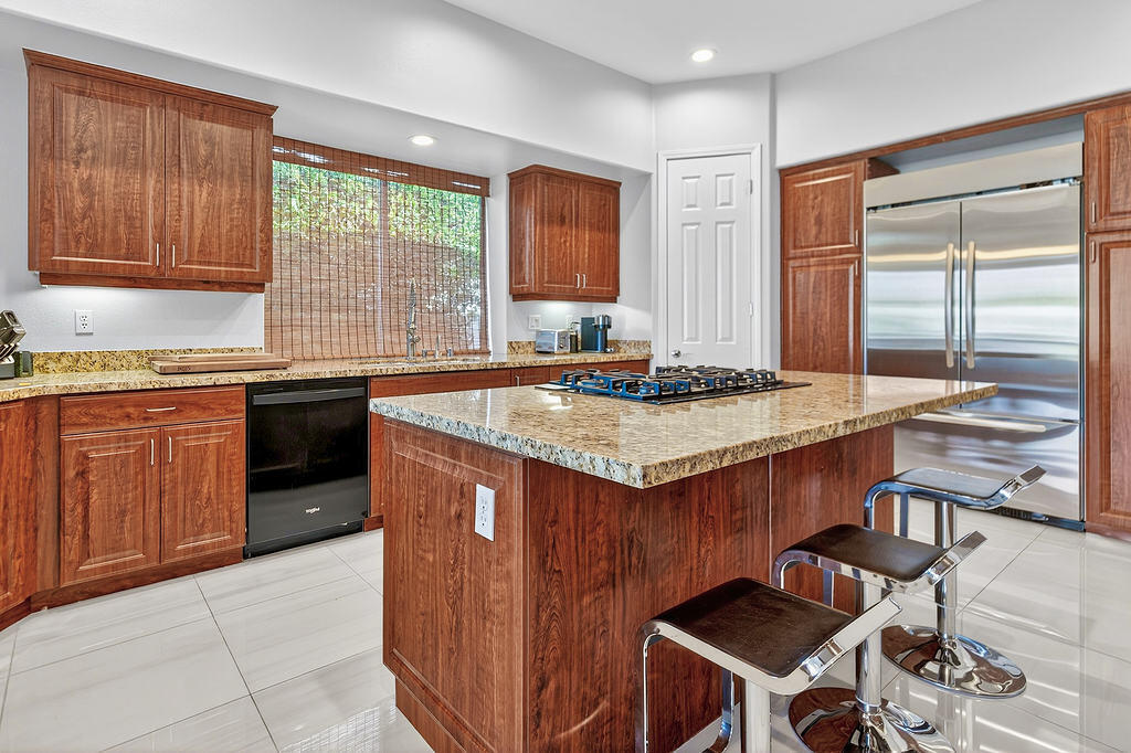 5 Curie Court Rancho Mirage, CA 92270 - Photo 8 of 32 13