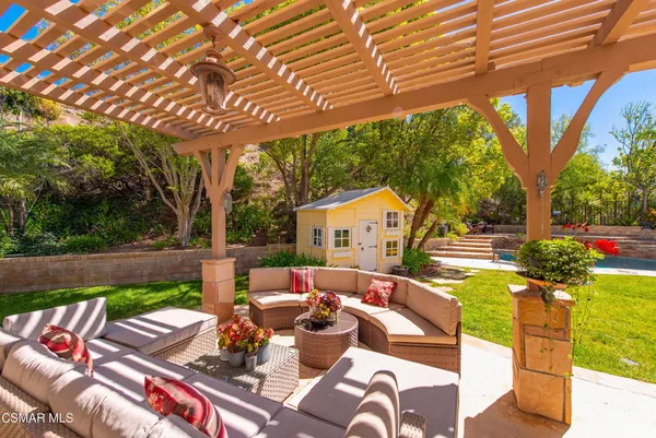 $2,150,000 | 331 Briar Bluff Circle, Thousand Oaks, CA 91360