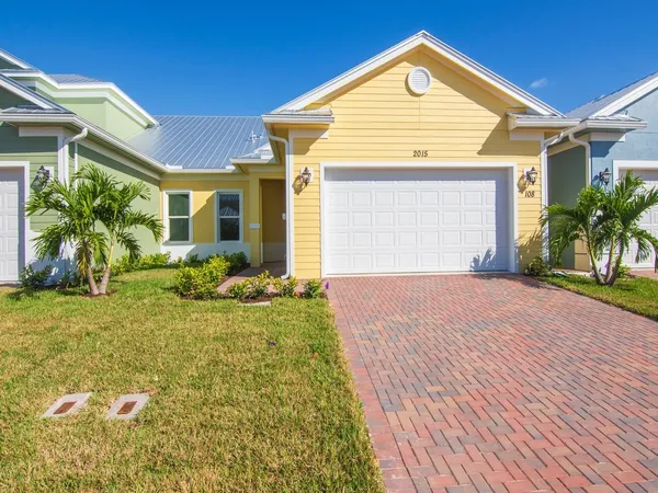 $3,250 | 2015 Bridgepointe Circle, Unit 108 1, Vero Beach, FL 32967