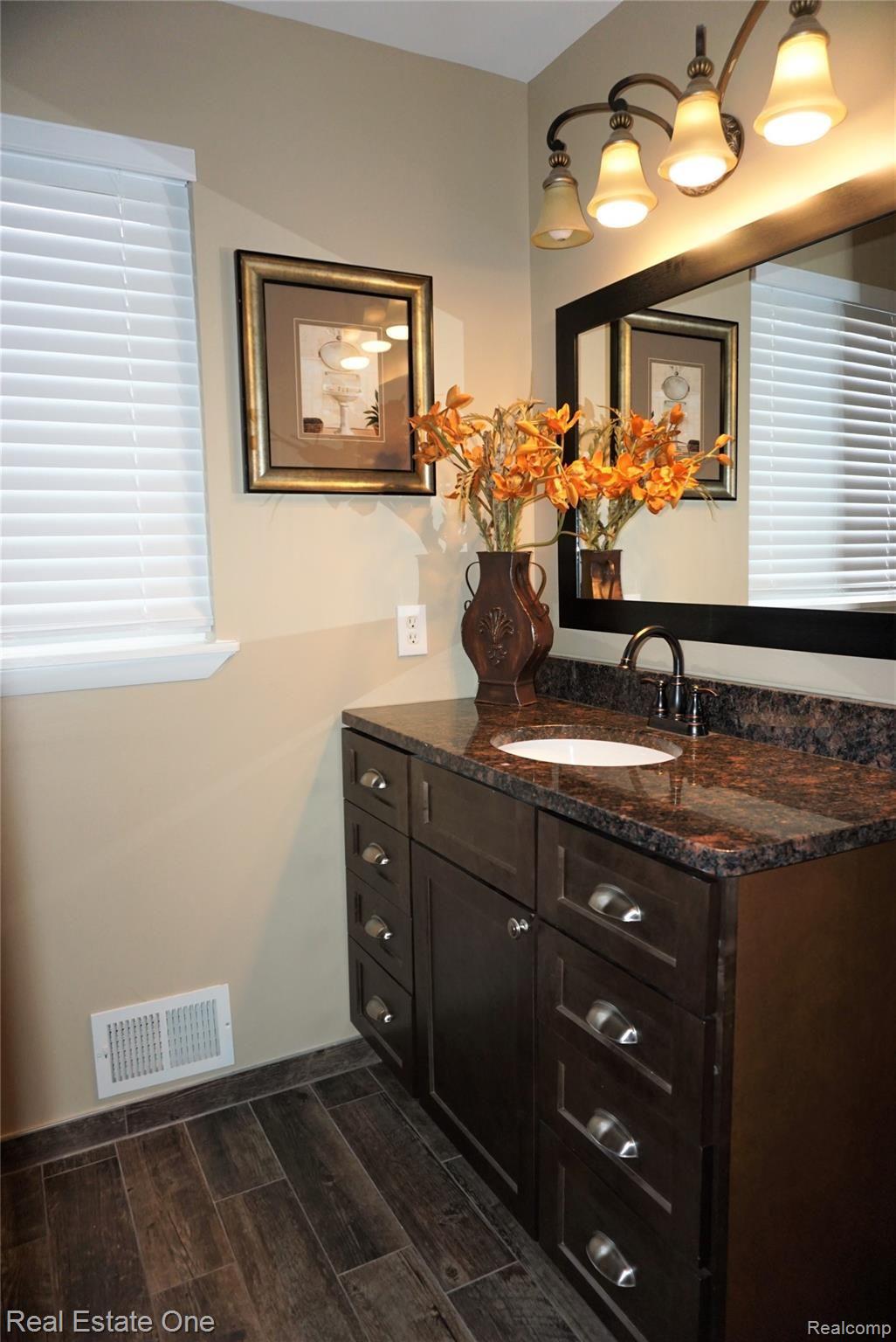 450 North Conklin Road Lake Orion, MI 48362 - Photo 15 of 25 DSC01426 (2).JPG