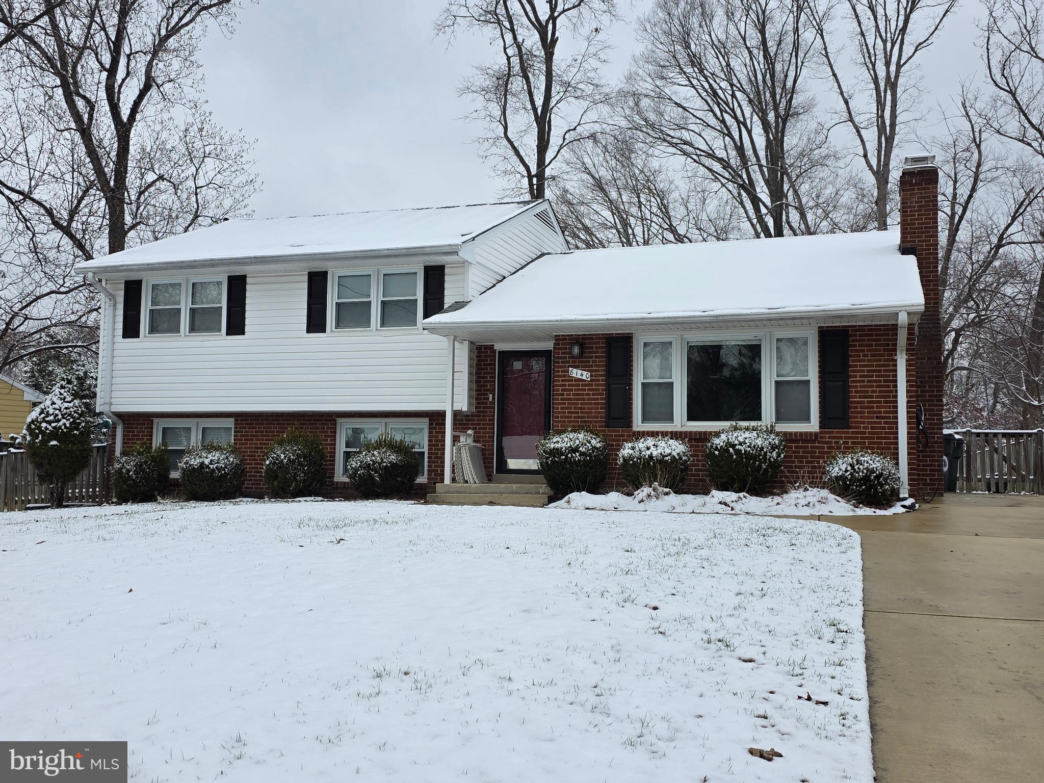 8140 Drayton Lane Springfield, VA 22151 - Photo 5 of 98 On a Snow Day
