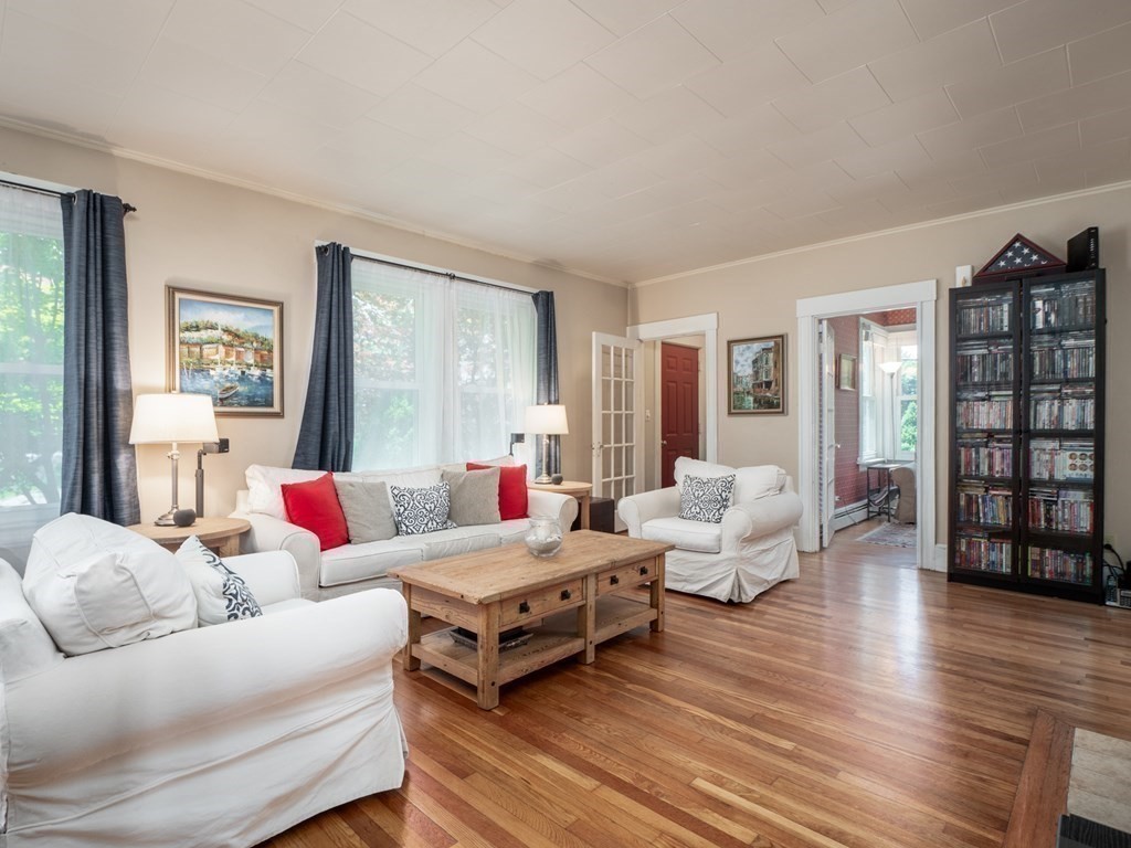 104 Chestnut Street Andover, MA 01810 - Photo 8 of 42 Gallery Image 8