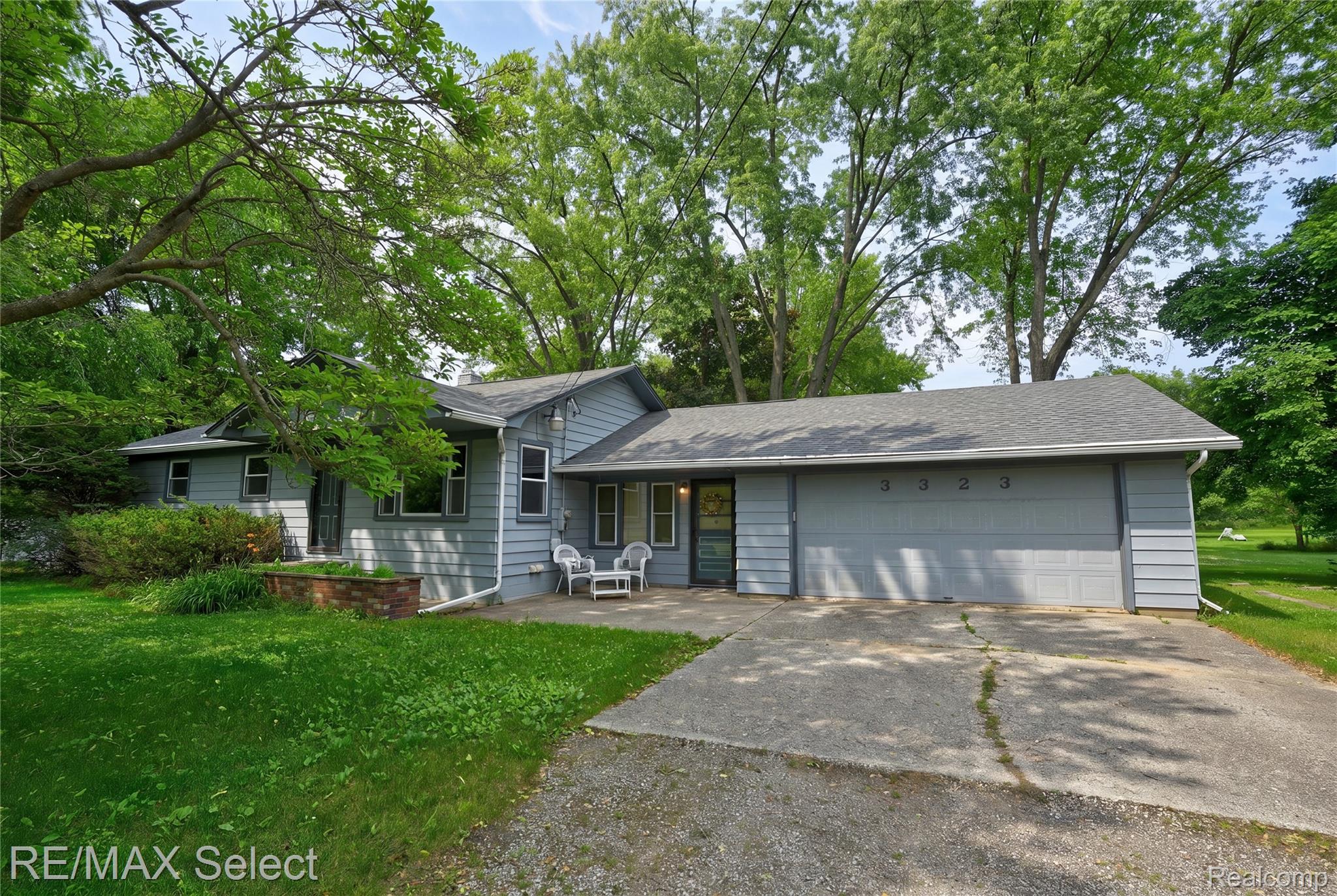 3323 East Carpenter Road Flint, MI 48506 - Photo 3 of 35 3323 E Carpenter Rd 04.JPG