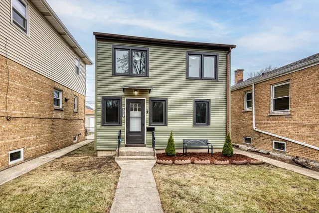 $299,900 | 3909 North Cumberland Avenue, Chicago, IL 60634