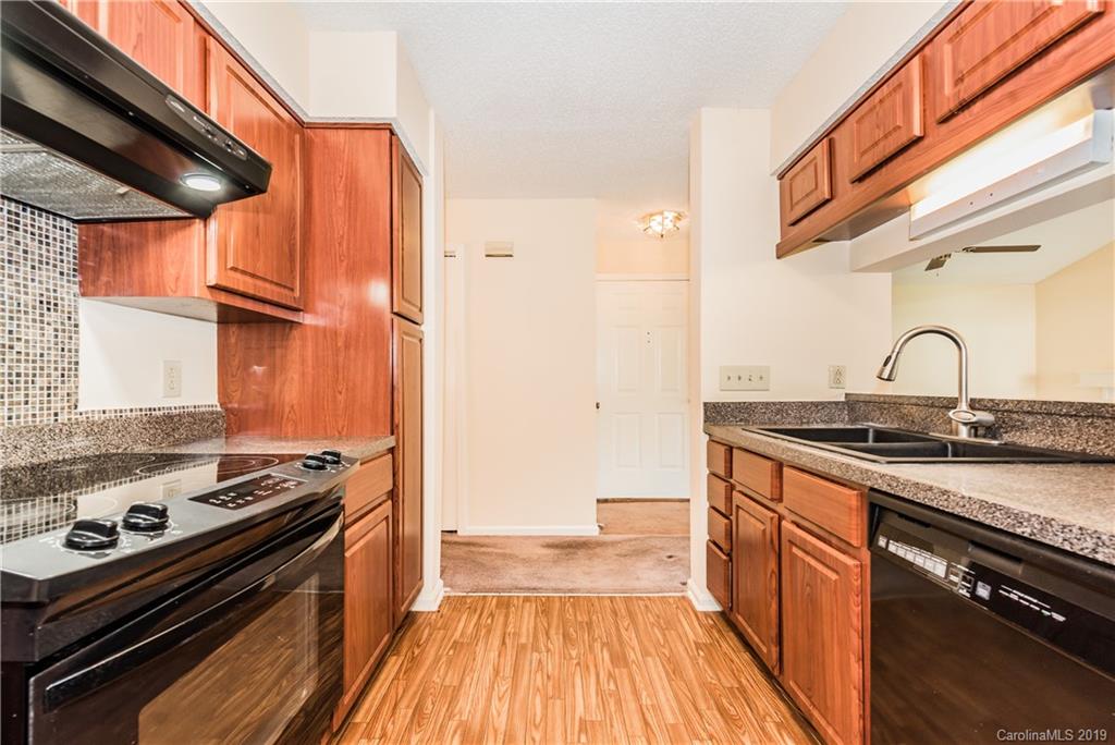 5003 Sharon Road, Unit T Charlotte, NC 28210 - Photo 8 of 29