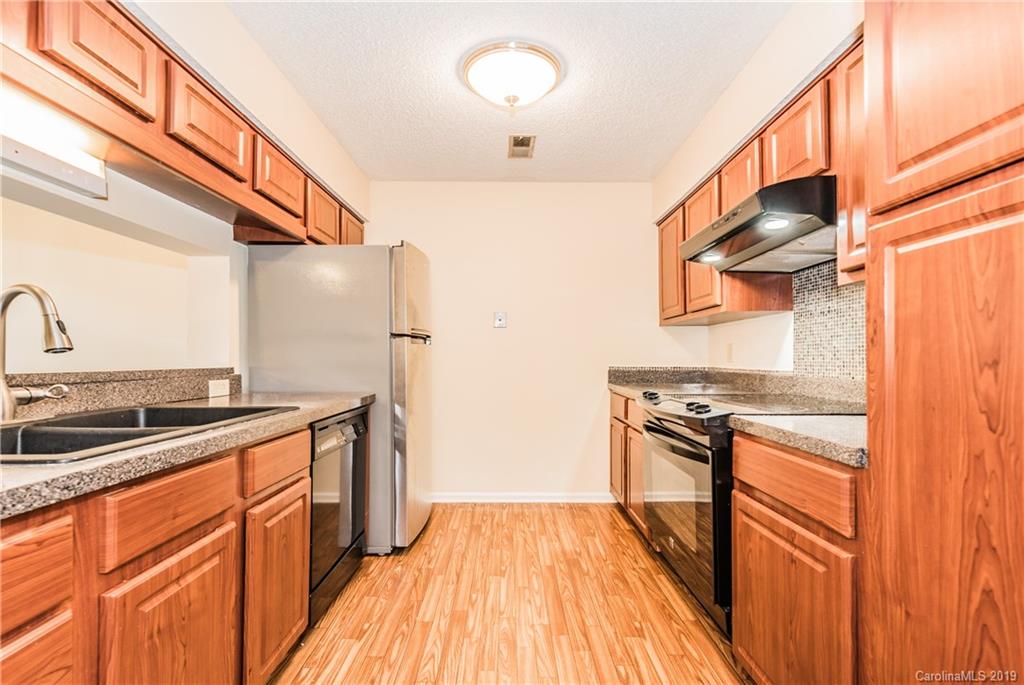 5003 Sharon Road, Unit T Charlotte, NC 28210 - Photo 10 of 29