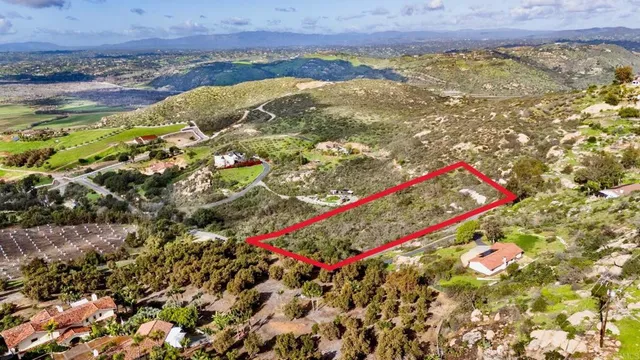 a view of an outdoor space