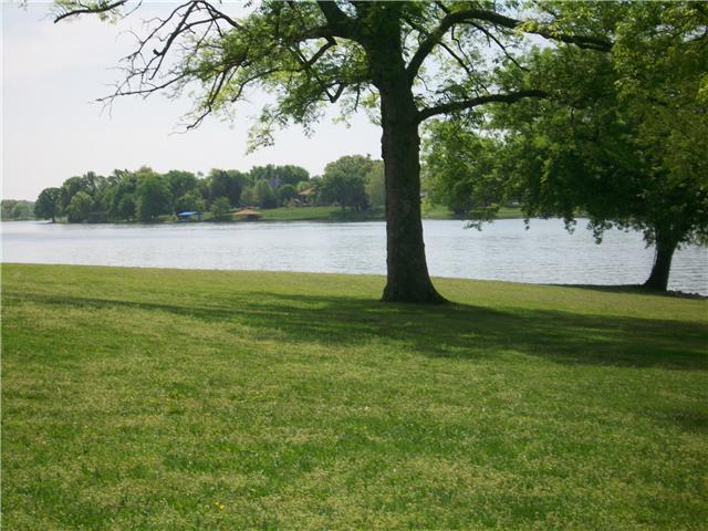 208 Cherokee Road Hendersonville, TN 37075 - Photo 18 of 20 Lake View
