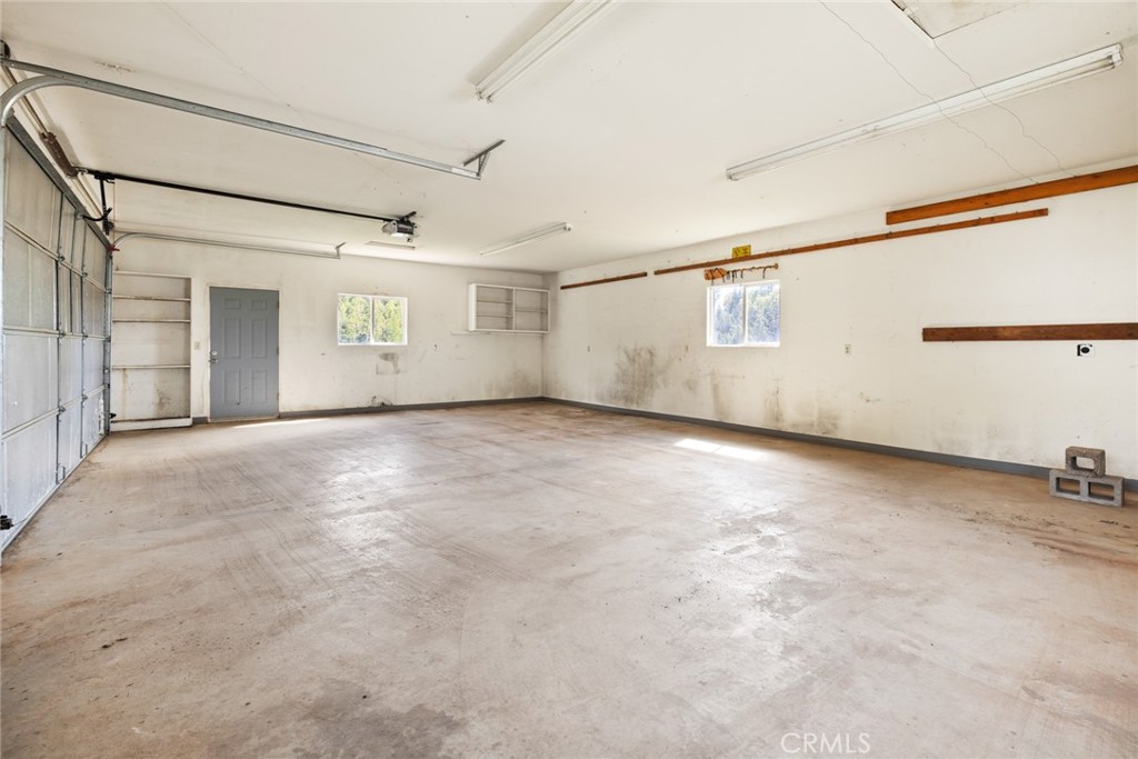 4961 Big Bend Road Oroville, CA 95965 - Photo 19 of 30 Garage