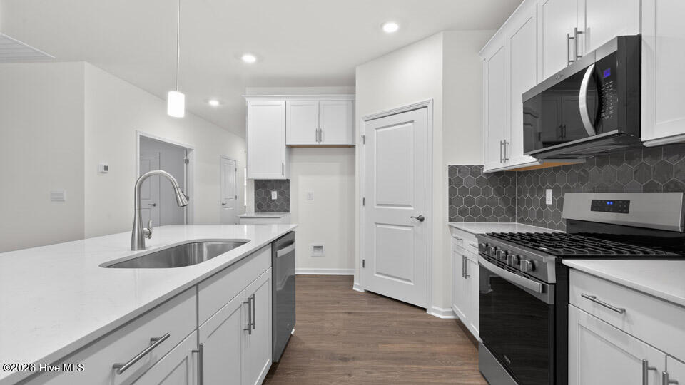 369 Alexis Loop Sanford, NC 27330 - Photo 6 of 41 Kitchen