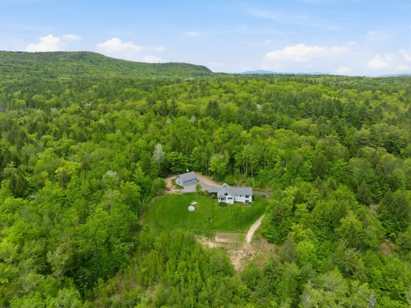 $849,000 | 123 Evergreen Drive, New Hampton, NH 03256