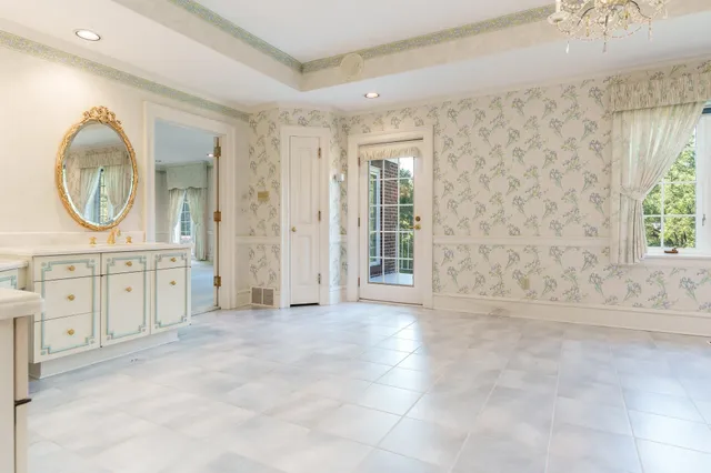 $1,200,000 | 1637 Coachman Drive, Rockford, IL 61107