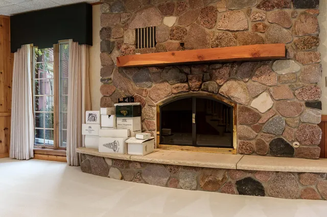 $1,200,000 | 1637 Coachman Drive, Rockford, IL 61107