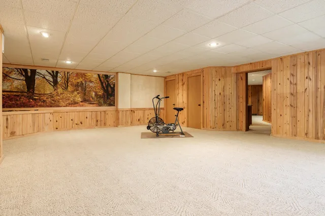 $1,200,000 | 1637 Coachman Drive, Rockford, IL 61107