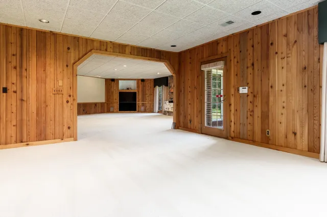 $1,200,000 | 1637 Coachman Drive, Rockford, IL 61107