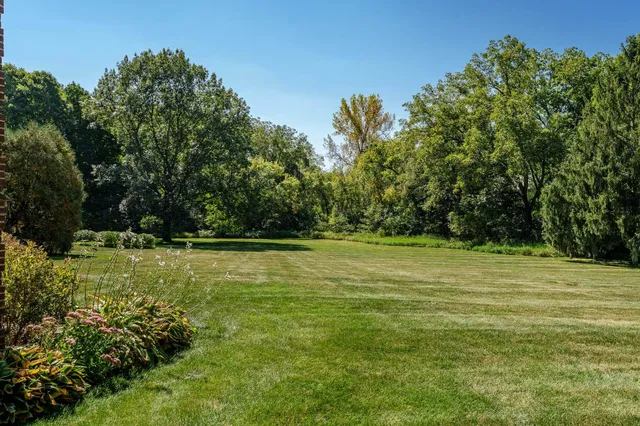 $1,200,000 | 1637 Coachman Drive, Rockford, IL 61107